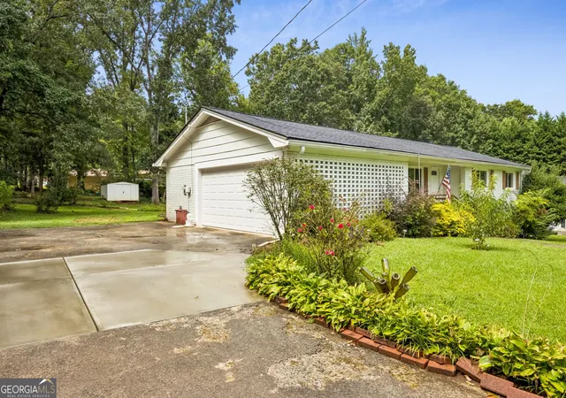 Photo 4 of Single family home for sale at 1331 Owen Cir, Buford, GA 30518 | MLS# 10823233 | Listing updated on 2026-08-25