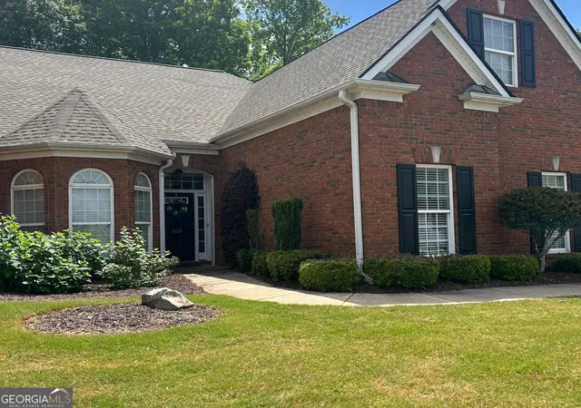 Photo 3 of Sale Pending at 300 Lauren Ln, Woodstock, GA 30188 | MLS# 10740790 | Listing updated on 2026-09-15