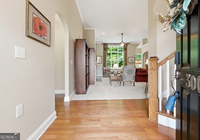 Photo 4 of Sale Pending at 300 Lauren Ln, Woodstock, GA 30188 | MLS# 10740790 | Listing updated on 2026-09-15