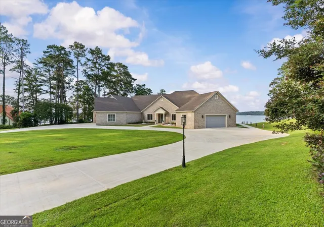 Homes for sale in Eufaula, AL | 208 Merion Dr, Eufaula, AL 36027 | MLS# 10798333