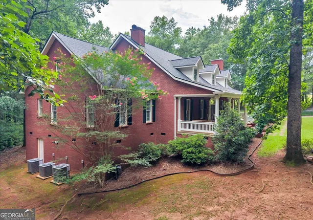 Photo 4 of Single family home for sale at 222 Newton Dr, Forsyth, GA 31029 | MLS# 10815496 | Listing updated on 2026-10-08