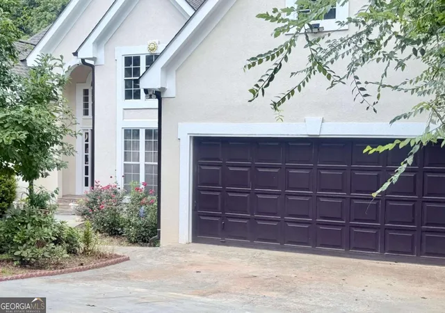 Photo 3 of Sale Pending at 345 Winchester Way, Woodstock, GA 30188 | MLS# 10811924 | Listing updated on 2026-09-16