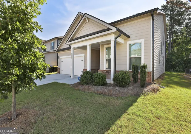 Photo 2 of Single family home for sale at 357 Caledonia Ct, Peachtree City, GA 30269 | MLS# 10808945 | Listing updated on 2026-10-16
