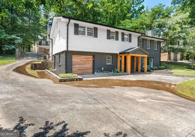 3rd image of 2938 Heather Dr, Atlanta, GA 30344 | MLS# 10786963