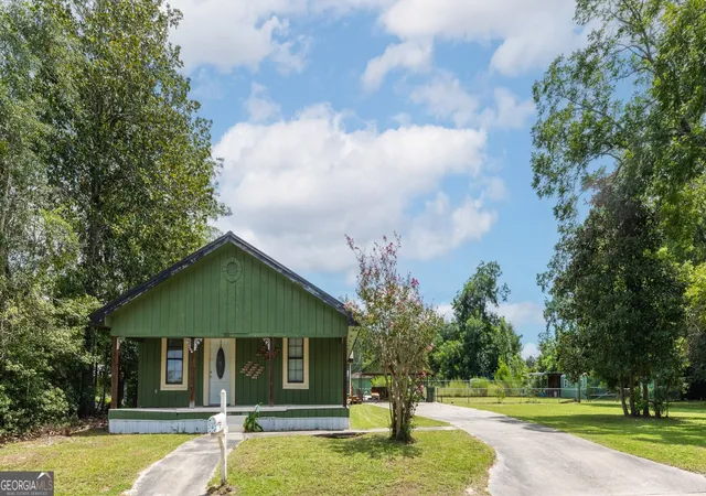 Photo 1 of Single family home for sale at 1801 Creswell St, Waycross, GA 31503 | MLS# 10822812 | Listing updated on 2026-08-24