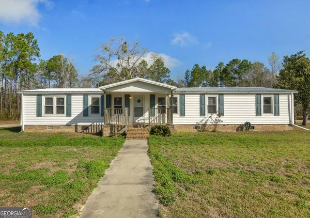 2nd image of 175 Oak Lake Dr, Hinesville, GA 31313 | MLS# 10713158