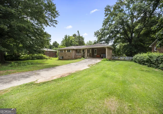 2nd image of 1810 Hasty Rd, Marietta, GA 30062 | MLS# 10812878