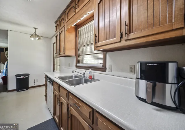 Photo 4 of Single family home for sale at 1810 Hasty Rd, Marietta, GA 30062 | MLS# 10812878 | Listing updated on 2026-10-23