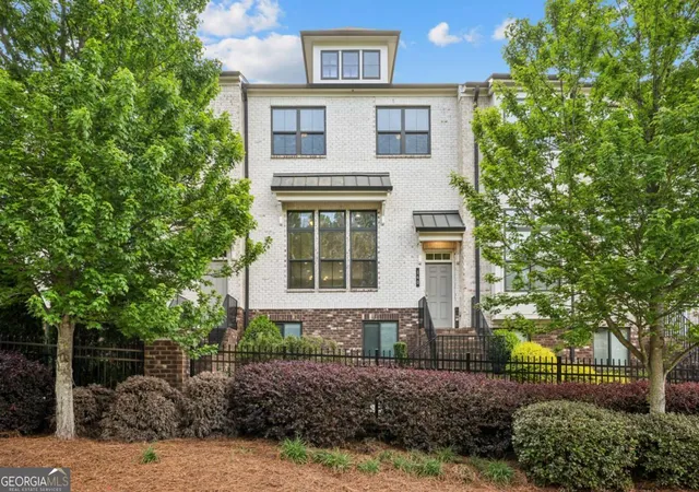 1st image of 140 Fair View Cir, Roswell, GA 30076 | MLS# 10738201