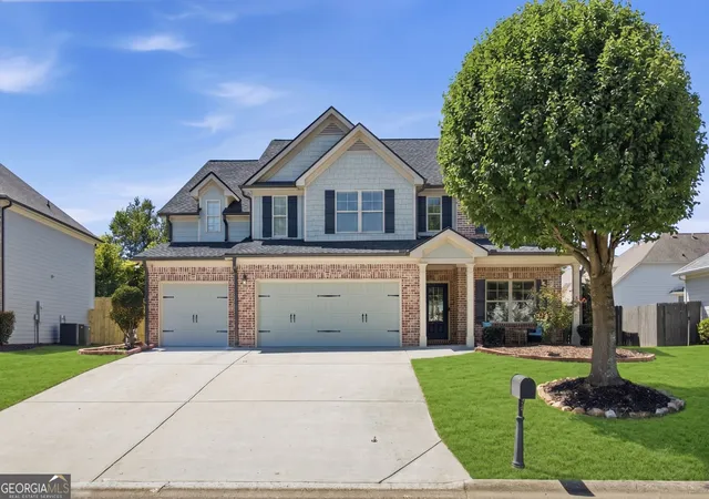 Photo 1 of Single family home for sale at 4220 Standing Rock Wy, Cumming, GA 30028 | MLS# 10834034 | Listing updated on 2026-09-10