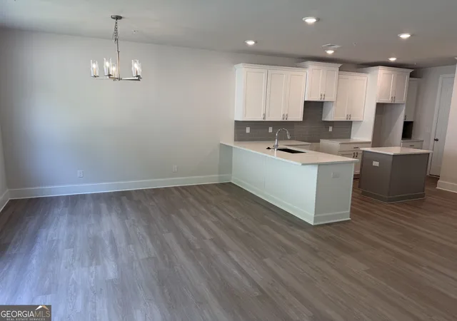 Photo 2 of Single family home for sale at 1652 Crestcreek Ct, Marietta, GA 30008 | MLS# 10736280 | Listing updated on 2026-09-16