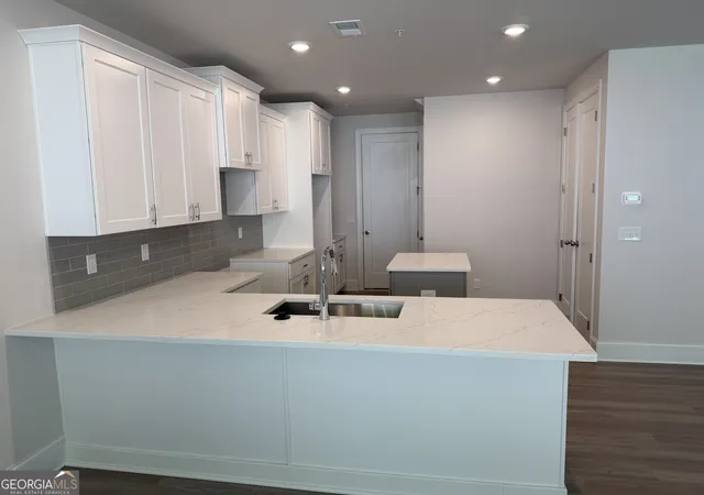 Photo 3 of Single family home for sale at 1652 Crestcreek Ct, Marietta, GA 30008 | MLS# 10736280 | Listing updated on 2026-09-16