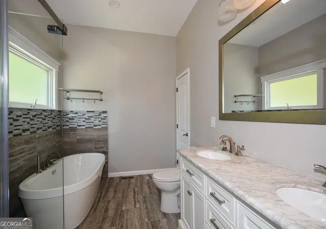 Photo 3 of Single family home for sale at 865 Hall St Nw, Atlanta, GA 30318 | MLS# 10834279 | Listing updated on 2026-09-11