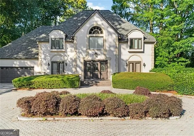 Photo 3 of Mansion for sale at 550 Atlanta Country Club Dr Se, Marietta, GA 30067 | MLS# 10833055 | Listing updated on 2026-09-11