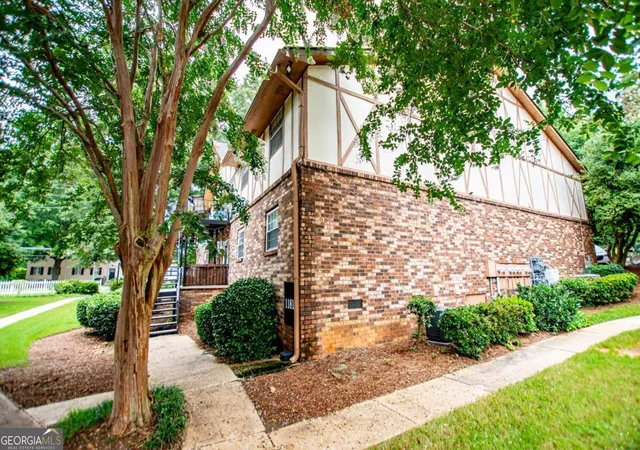 3rd image of 1181 Church St #E, Decatur, GA 30030 | MLS# 10806504