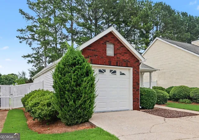 Photo 3 of Single family home for sale at 3075 Barnwood Xing, Duluth, GA 30097 | MLS# 10803785 | Listing updated on 2026-09-04