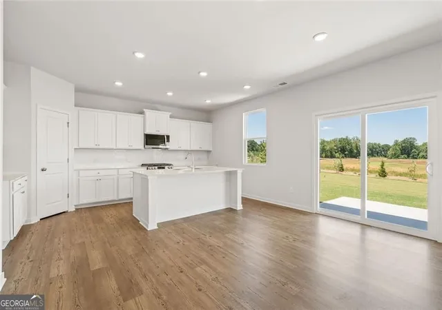Photo 4 of Single family home for sale at 549 Baynes Ct, Mcdonough, GA 30253 | MLS# 10824258 | Listing updated on 2026-09-14