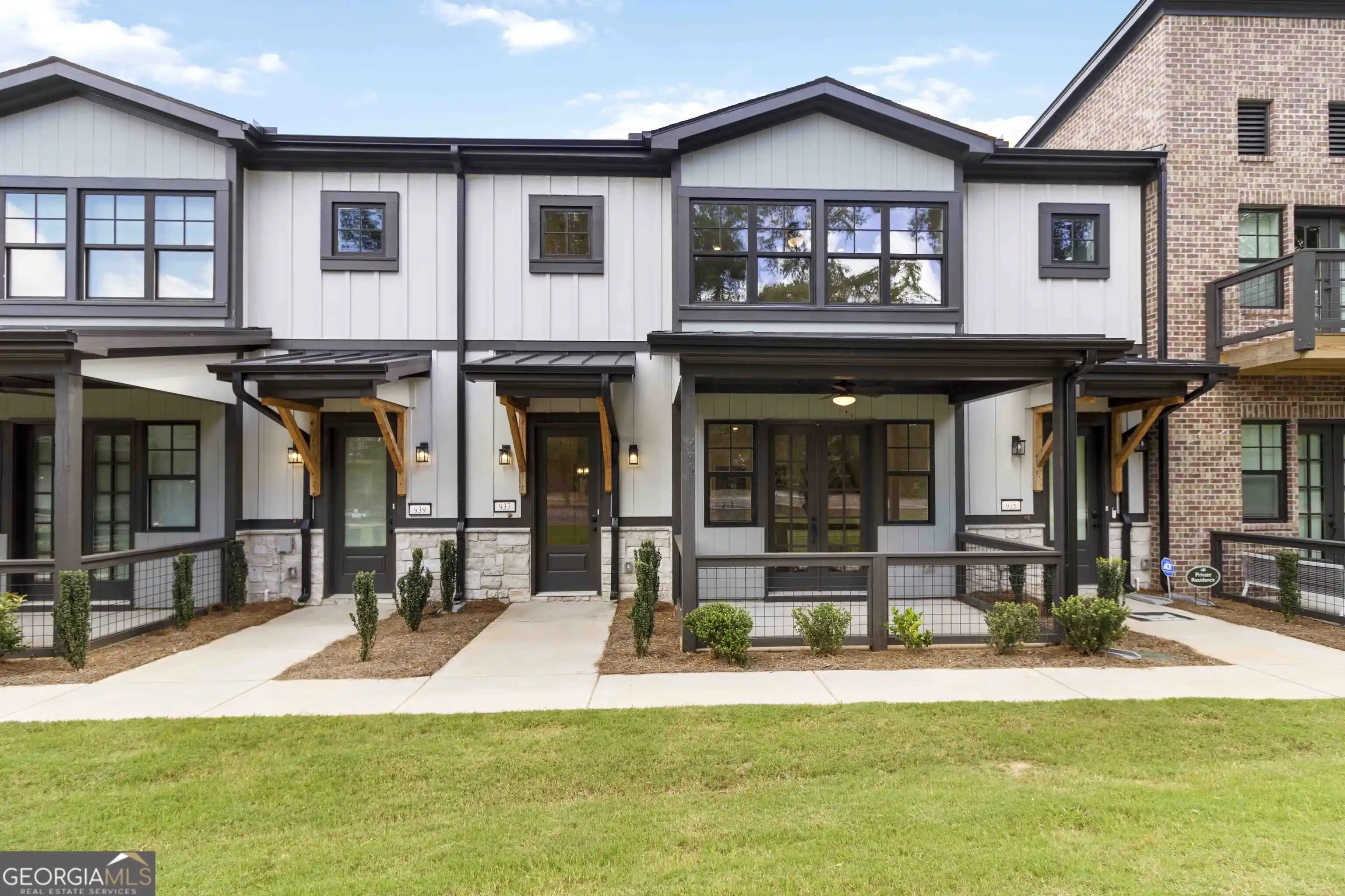 Townhouse for sale at 937 Willingham Dr #7, Atlanta, GA 30354 | MLS# 10881942