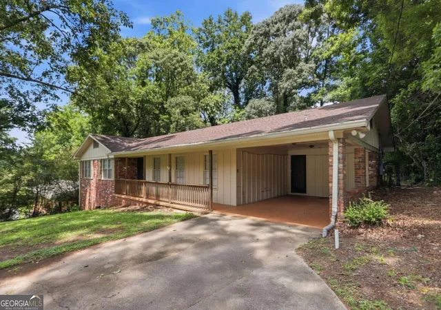 Photo 2 of Single family home for sale at 3518 Meadow Ln, Gainesville, GA 30506 | MLS# 10821793 | Listing updated on 2026-08-31