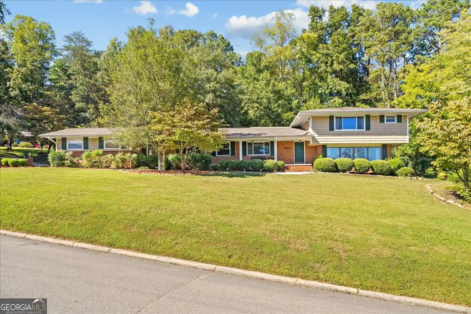 Photo 1 of Single family home for sale at 1410 Sherwood Dr, Dalton, GA 30720 | MLS# 10854626 | Listing updated on 2026-10-12