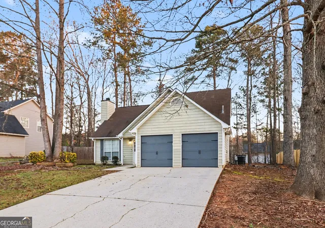 Photo 2 of Sale Pending at 725 River Mist Dr, Jonesboro, GA 30238 | MLS# 10649411 | Listing updated on 2026-09-16