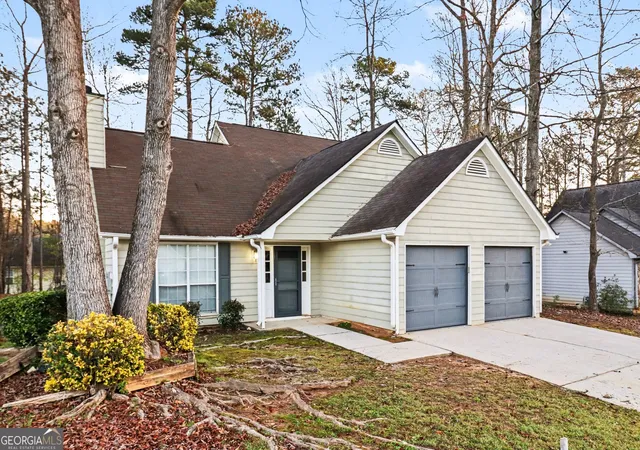 Photo 3 of Sale Pending at 725 River Mist Dr, Jonesboro, GA 30238 | MLS# 10649411 | Listing updated on 2026-09-16