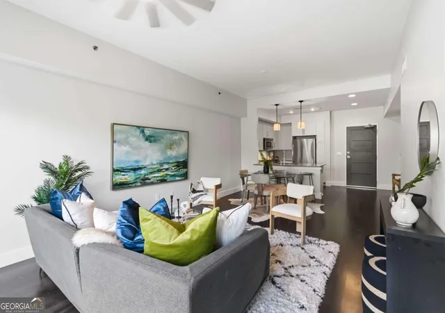 Listing Photo 5 - Condo for sale in building located at 1100 NW Howell Mill Rd NW, Atlanta, GA 30318 - Unit #204