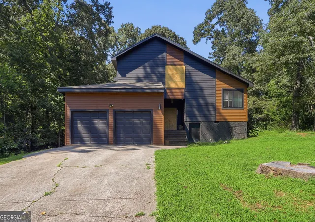 Photo 1 of Sale Pending at 2668 Royal Oak Ct, Acworth, GA 30102 | MLS# 10830867 | Listing updated on 2026-09-11