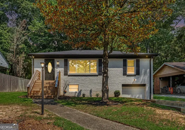 Photo 3 of Single family home for sale at 208 Silver Springs Cir Sw, Atlanta, GA 30310 | MLS# 10816968 | Listing updated on 2026-08-14