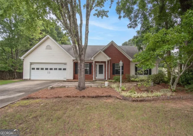 1st image of 115 Oakview Tr, Fayetteville, GA 30215 | MLS# 10815434