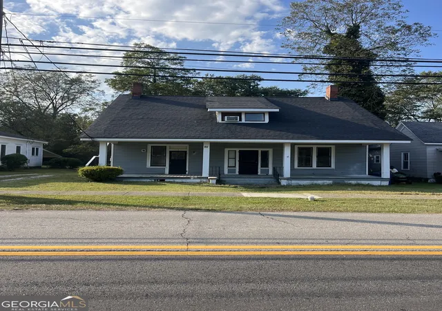 1st image of 92 Woodlawn Ave, Winder, GA 30680 | MLS# 10817440