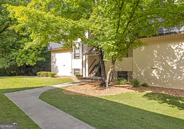3rd image of 118 Lablanc Wy Nw, Atlanta, GA 30327 | MLS# 10787237