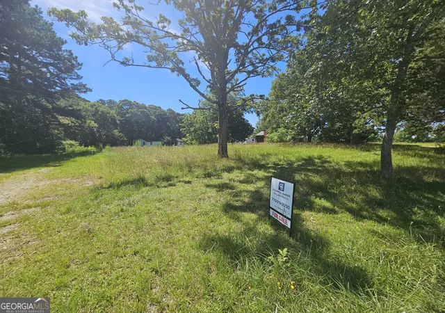 Photo 3 of House for sale at 2539 Locust Grv Rd, Griffin, GA 30223 | MLS# 10788060 | Listing updated on 2026-09-18