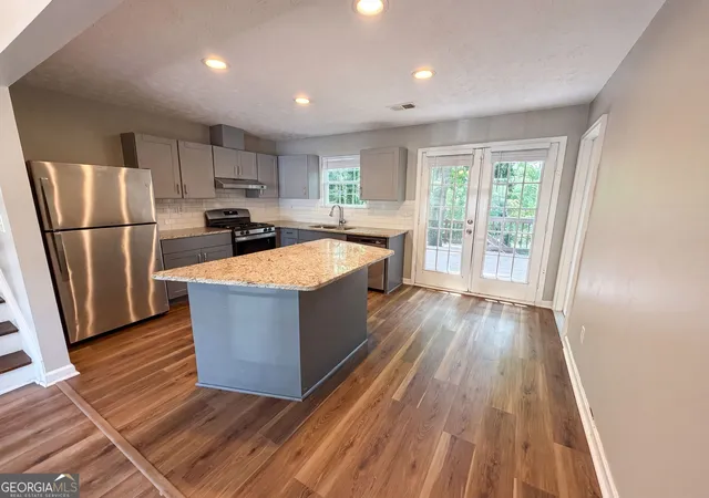 2nd image of 5067 Redan Rd, Stone Mountain, GA 30088 | MLS# 10811845