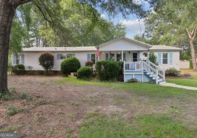 Homes for sale in Bloomingdale, GA | 124 Edgewater Dr, Bloomingdale, GA 31302 | MLS# 10803341
