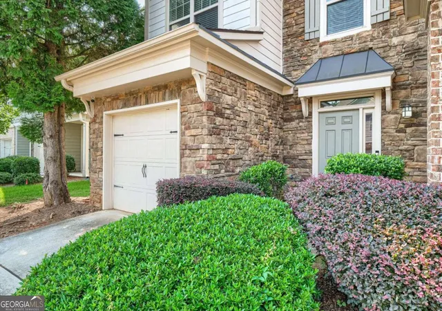 Photo 3 of Sale Pending at 5237 Mill Wy, Stone Mountain, GA 30083 | MLS# 10817925 | Listing updated on 2026-09-29