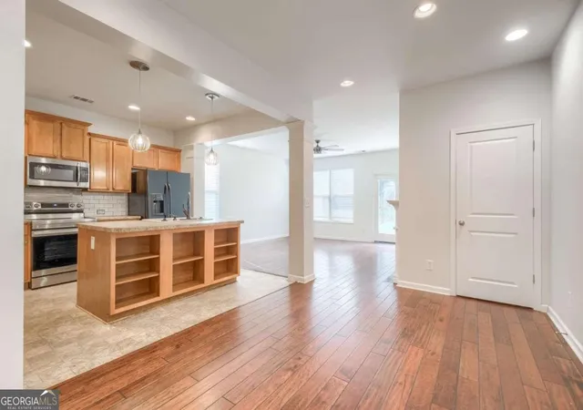 Photo 3 of Sale Pending at 5237 Mill Wy, Stone Mountain, GA 30083 | MLS# 10817925 | Listing updated on 2026-09-29