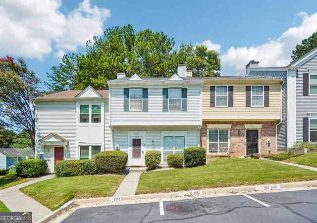 Townhouse for sale at 3965 Wolcott Cir, Atlanta, GA 30340 | MLS# 10828660