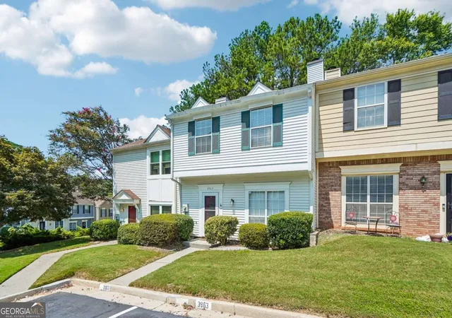 Photo 2 of Townhouse for sale at 3965 Wolcott Cir, Atlanta, GA 30340 | MLS# 10828660 | Listing updated on 2026-09-22