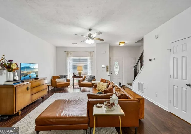 Photo 4 of Townhouse for sale at 3965 Wolcott Cir, Atlanta, GA 30340 | MLS# 10828660 | Listing updated on 2026-10-19
