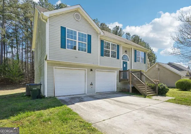 Photo 3 of Single family home for sale at 141 Longstreet Cir, Oxford, GA 30054 | MLS# 10722897 | Listing updated on 2026-08-11