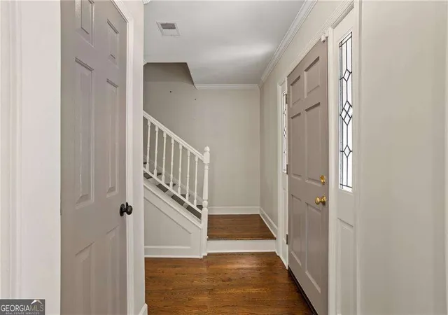 Photo 4 of Townhouse for sale at 501 Defoors Mill Cir Nw, Atlanta, GA 30318 | MLS# 10807550 | Listing updated on 2026-09-15