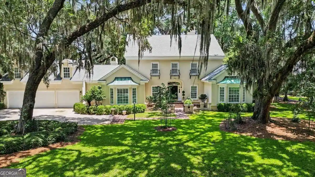 Photo 1 of Mansion for sale at 21 Little Comfort Rd, Savannah, GA 31411 | MLS# 10867840 | Listing updated on 2026-10-20
