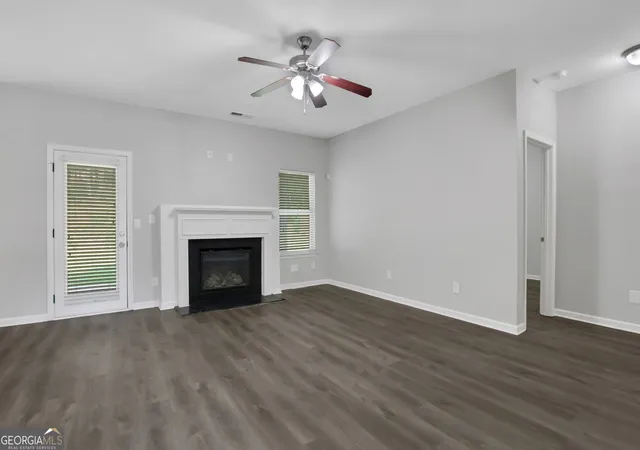 Photo 4 of Single family home for sale at 6740 Oak Hill Pl, Fairburn, GA 30213 | MLS# 10818975 | Listing updated on 2026-10-02