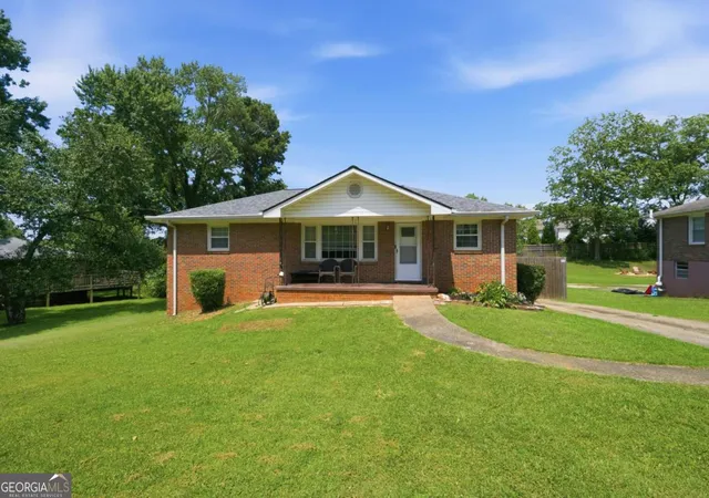 Photo 2 of Single family home for sale at 3375 Emerson St Se, Smyrna, GA 30082 | MLS# 10796416 | Listing updated on 2026-08-28