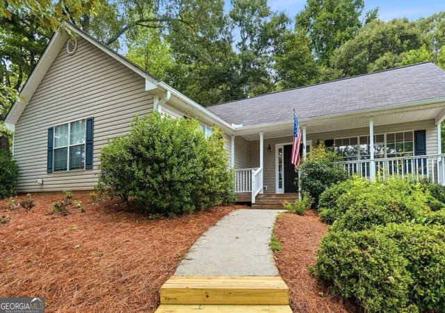 Photo 2 of Single family home for sale at 5295 Harris Crk Dr, Cumming, GA 30040 | MLS# 10805820 | Listing updated on 2026-08-20