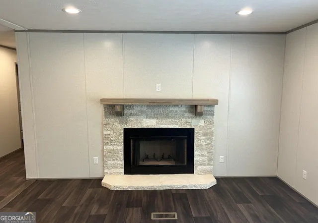 Photo 3 of Sale Pending at 1156 Huntington Dr, Elberton, GA 30635 | MLS# 10779405 | Listing updated on 2026-08-24