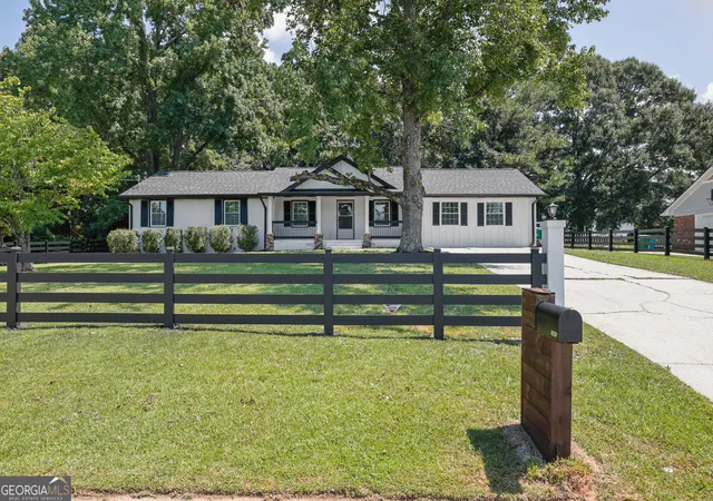 Photo 3 of Single family home for sale at 1686 Norton Estates Dr, Snellville, GA 30078 | MLS# 10586017 | Listing updated on 2026-09-05