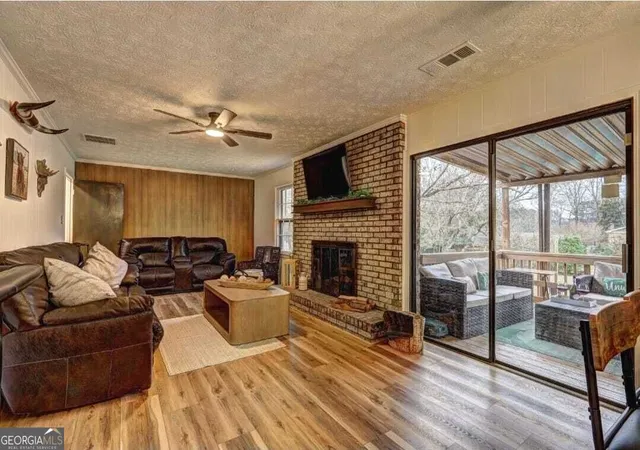 Photo 2 of Single family home for sale at 457 Castleaire Dr, Stone Mountain, GA 30087 | MLS# 10834131 | Listing updated on 2026-09-23