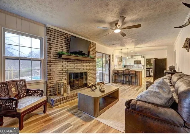 Photo 3 of Single family home for sale at 457 Castleaire Dr, Stone Mountain, GA 30087 | MLS# 10834131 | Listing updated on 2026-09-23